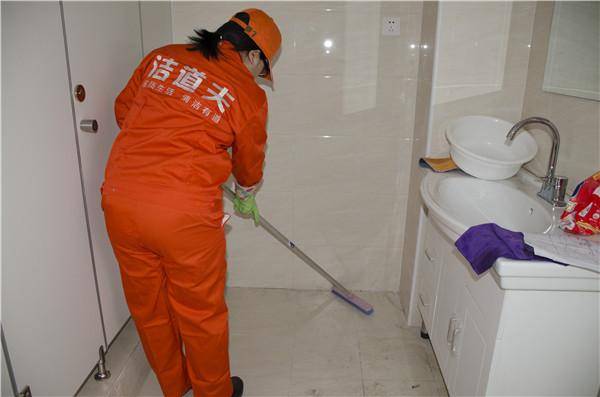 阳台瓷砖选什么颜色好?瓷砖脏了这样擦真干净!
